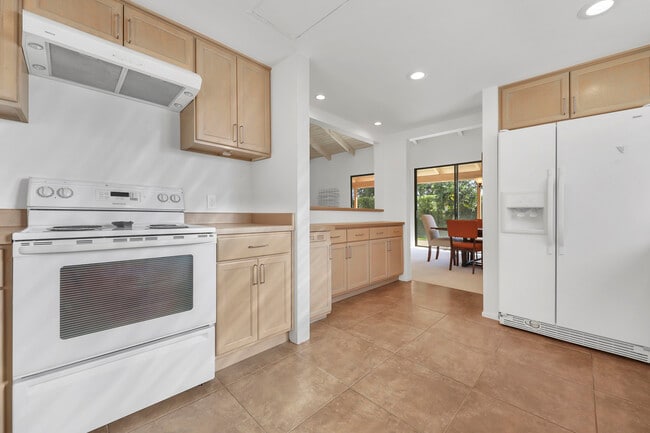 Building Photo - 37868 Los Cocos Dr E