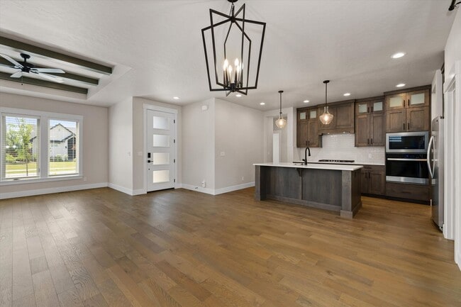 Building Photo - Resort-Style Living in the Prestigious Riv...
