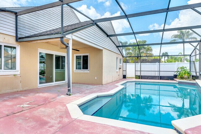 Building Photo - 2505 Kingston Ct