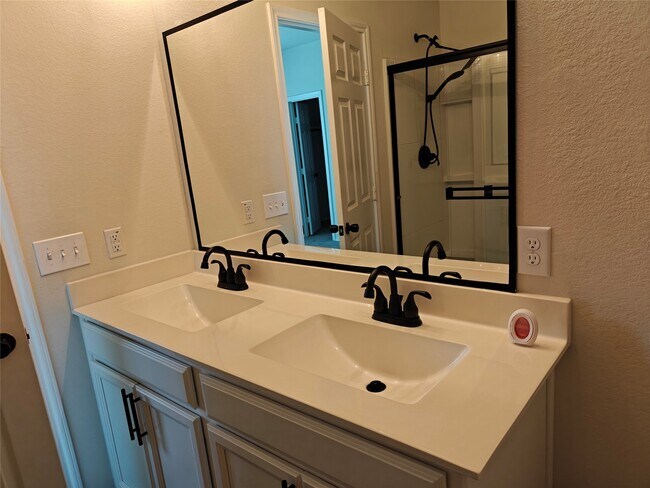 Building Photo - 1731 Gray Hawk Dr