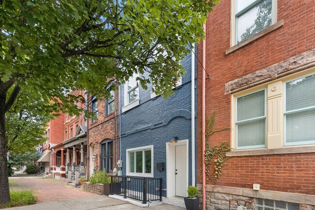 Building Photo - 804 Cedar Ave