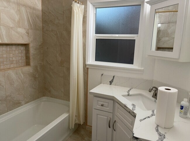 Building Photo - 9517 Kauffman Ave