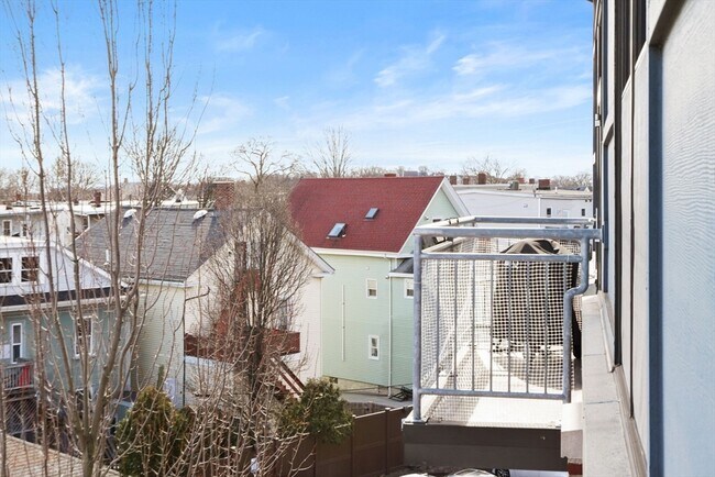 Building Photo - 944 Dorchester Ave