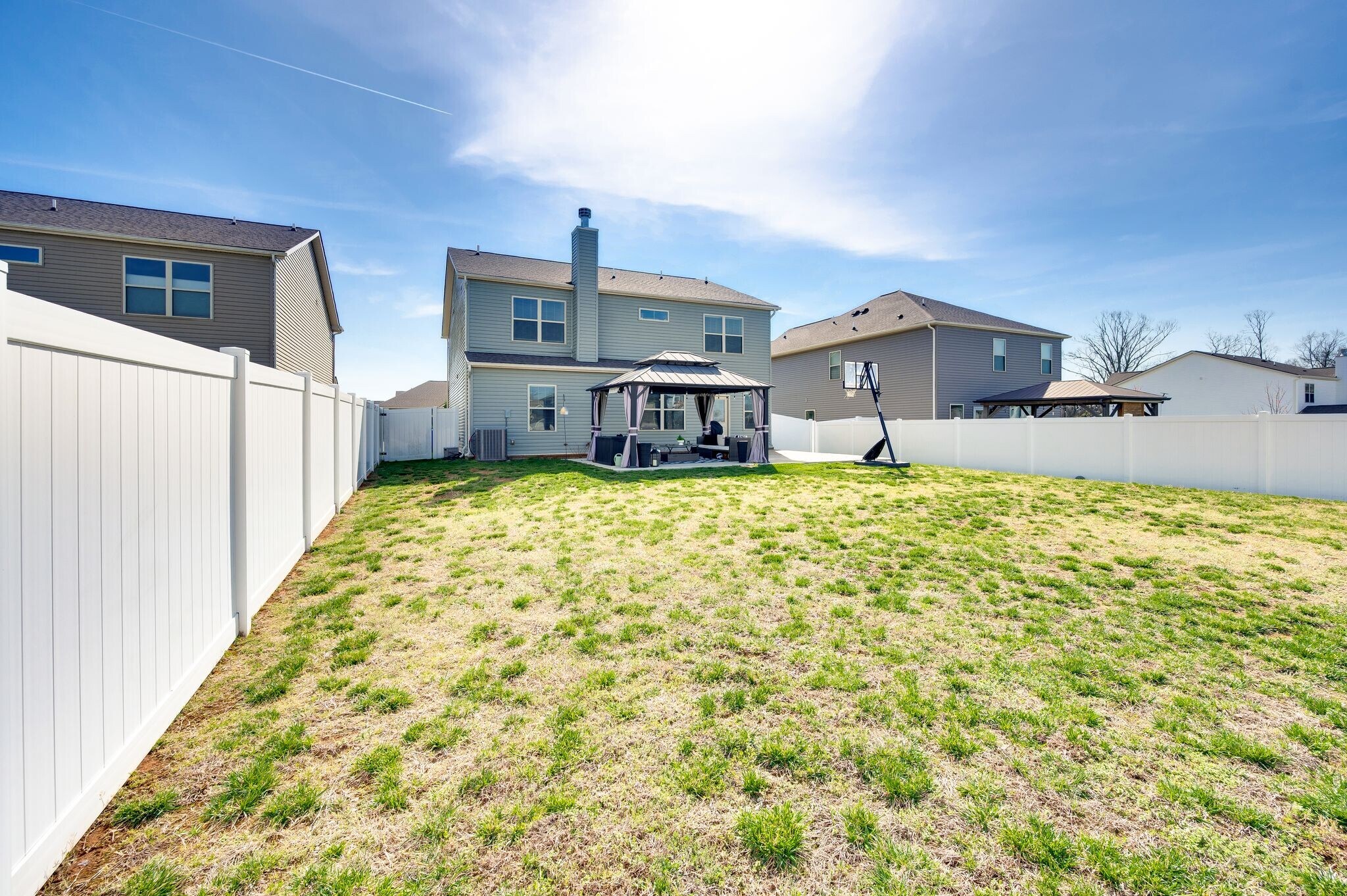 Building Photo - 2784 Nottingham Dr