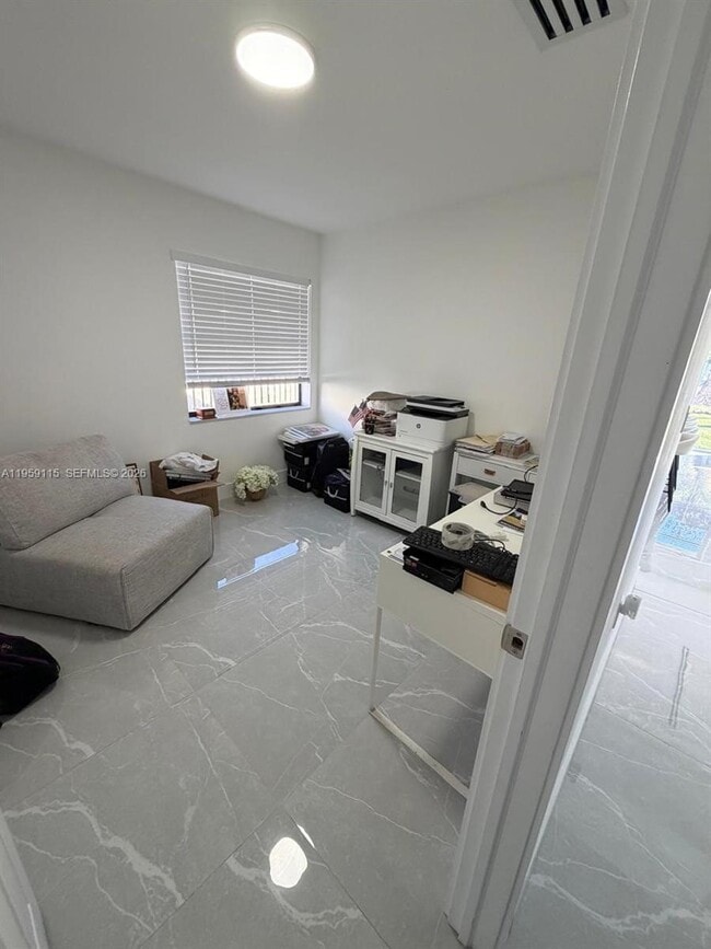 Building Photo - 920 Monticello Ave