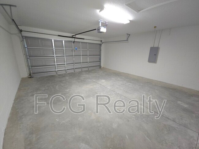 Building Photo - 4750 SW 139th St Rd