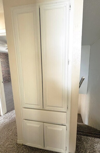 Building Photo - 402 S 2nd St