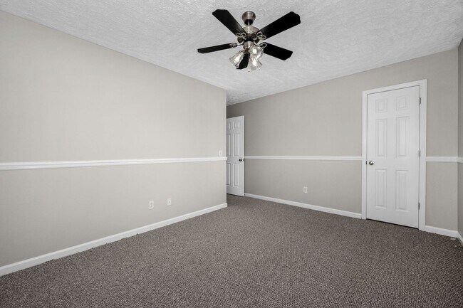 Building Photo - Hamlet Square Townhomes Unit 2344A