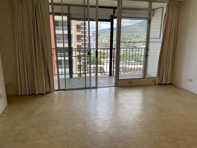 Building Photo - Rainbow Place - Moiliili - 1 Bdrm/1 Bath/1...