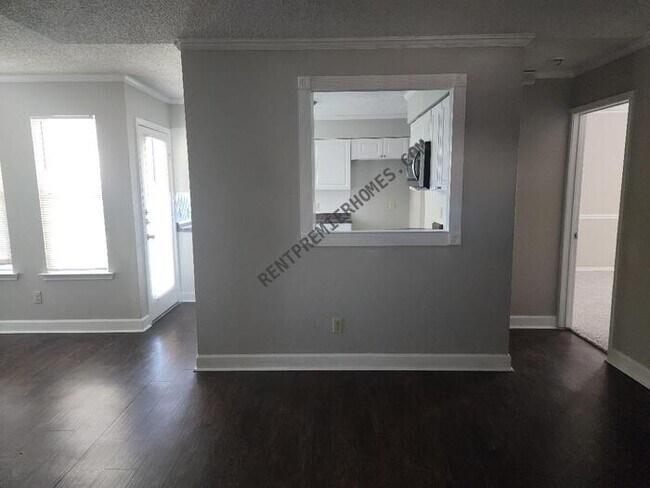 Building Photo - 1805 Dorchester St