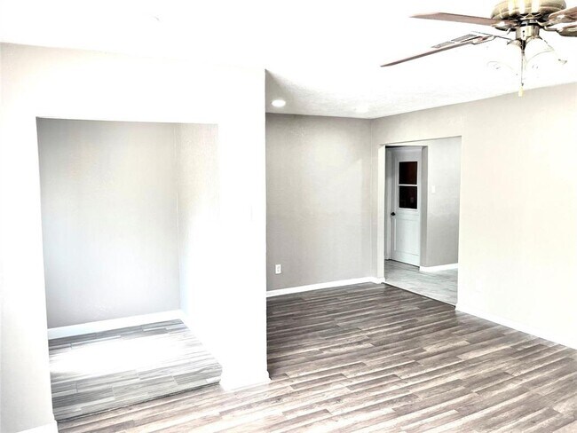 Building Photo - 903 Roper St