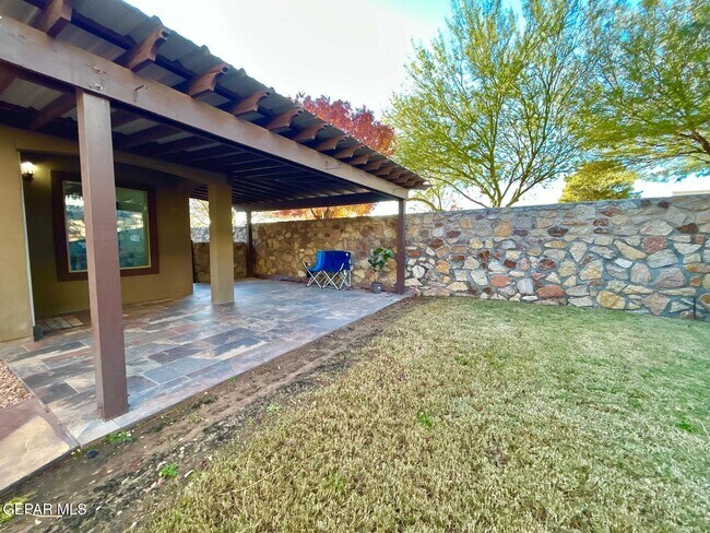 Building Photo - 7349 Skyrocket Dr