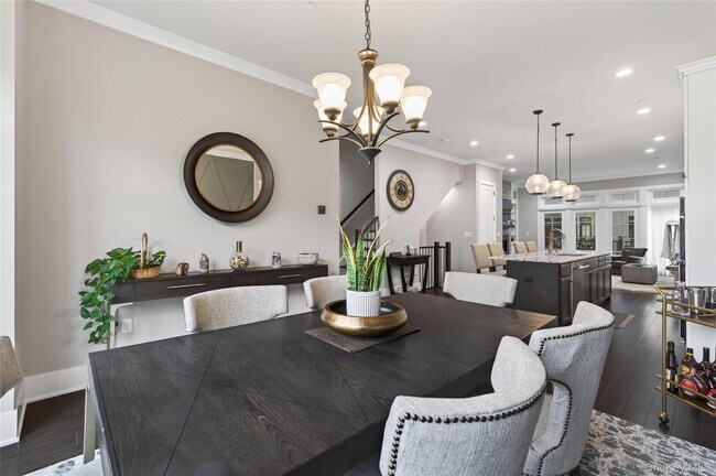 Building Photo - 348 Horseman Blvd