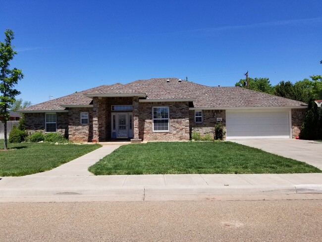 Building Photo - LARGE HOME IN ZIA SCHOOL DISTRICT