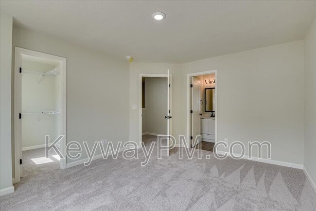 Building Photo - 877 Felix Way