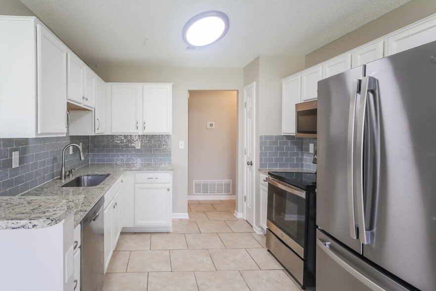 Building Photo - 6942 Scofield Cove