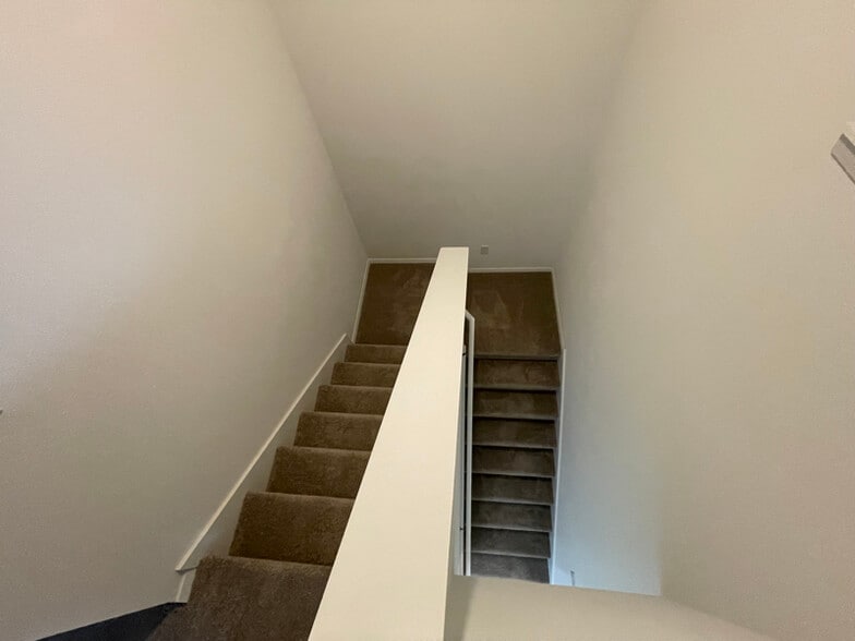 Building Photo - 6723 SW Dignity Ave