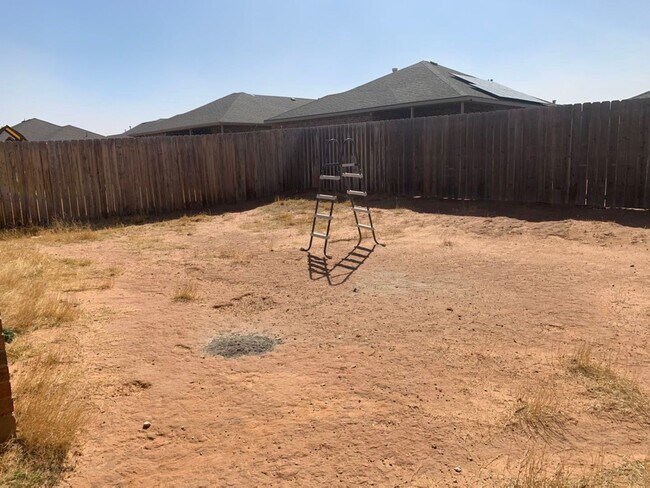 Building Photo - House For Lease in Odessa