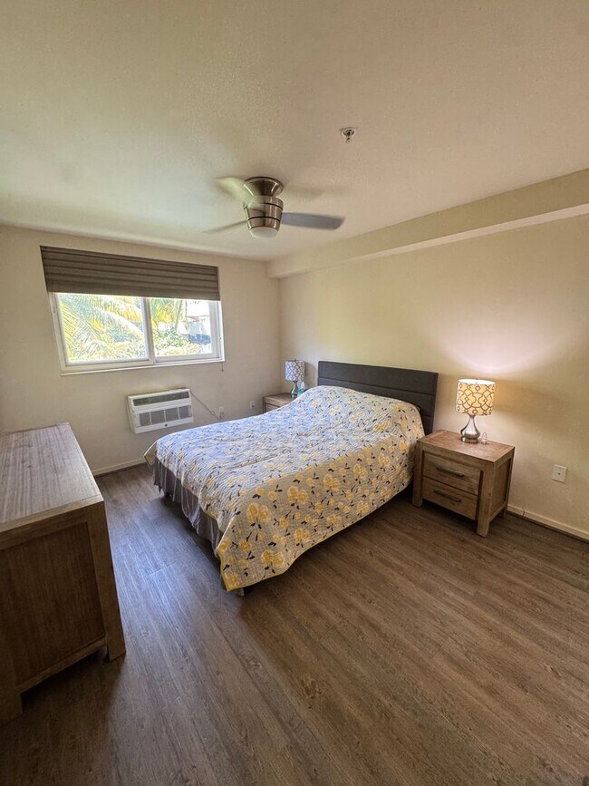 Building Photo - 1820 Kaioo Drive, A403