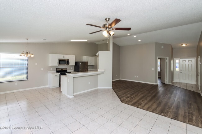 Building Photo - 1228 Sleepy Hollow Ln