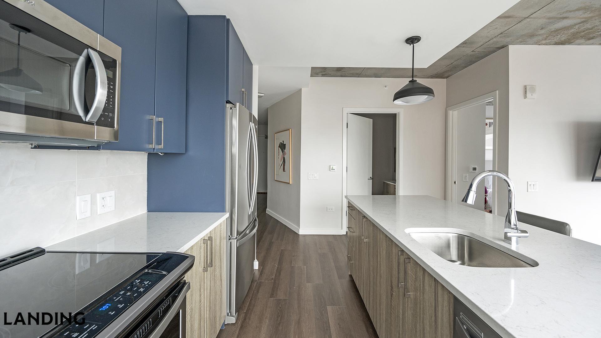 Building Photo - 2010 West End Ave