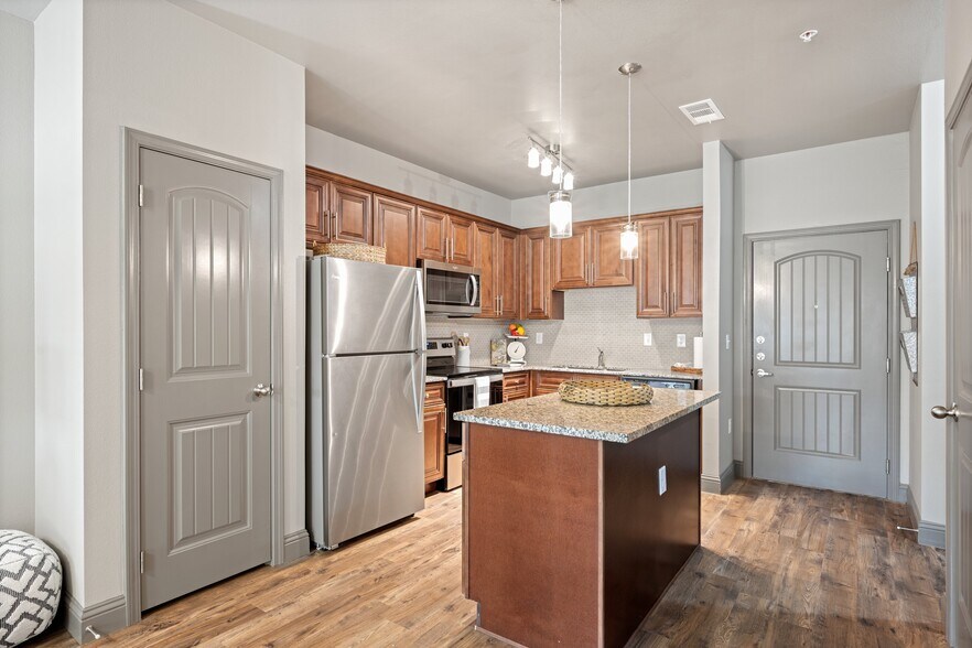 Lake Villas Apartments 1000 Quiet Cv Granbury TX 76048 Apartment Finder