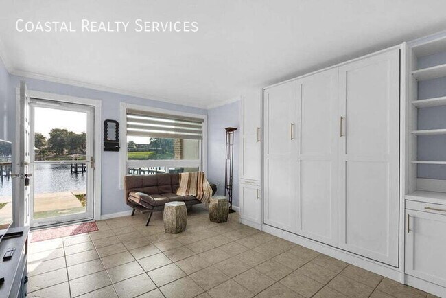 Building Photo - 210 Pelham Rd