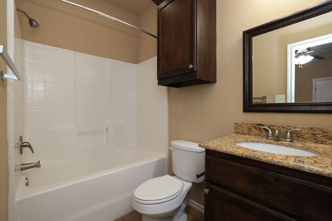 Building Photo - 3110 Claremont Dr