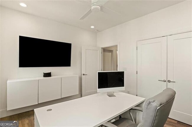 Building Photo - 1337 Grey Fox Ct NE