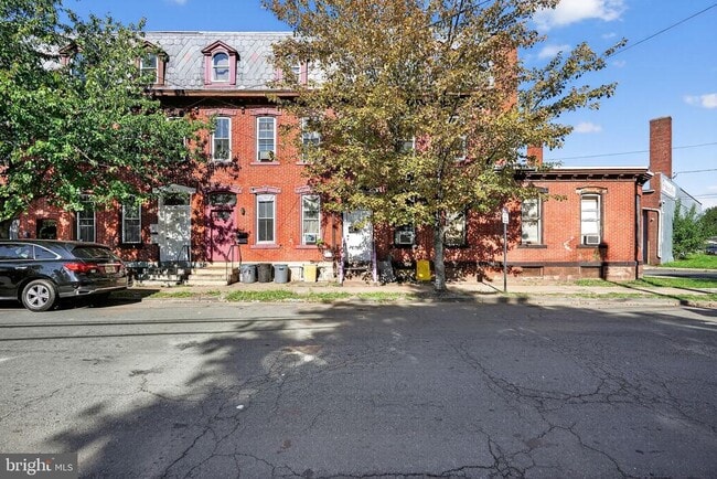 Building Photo - 59 Southard St