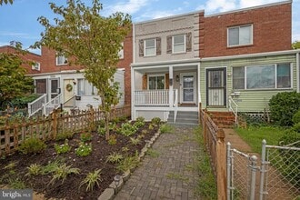 Building Photo - 3030 Manning St