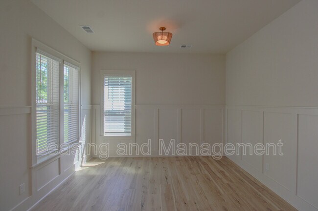 Building Photo - 3633 Happyland Blvd