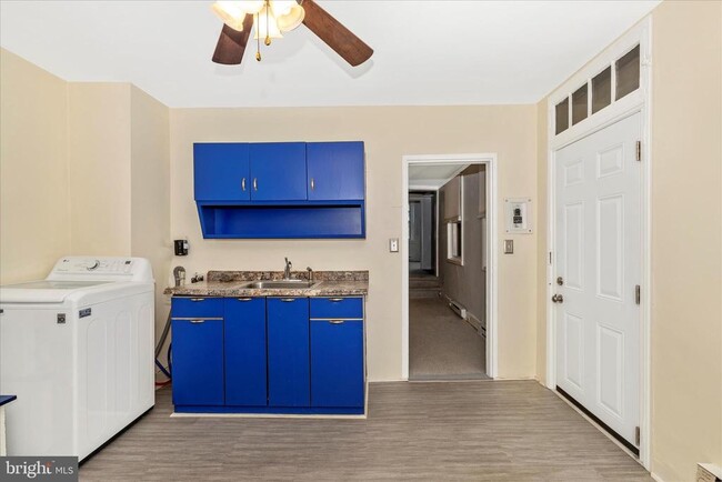 Building Photo - 326 E Patrick St