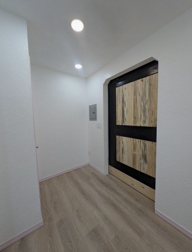Building Photo - 1417 S Kimball Ave