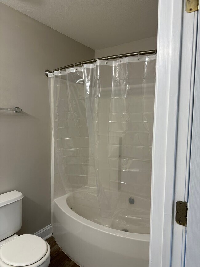Building Photo - Nice 3 bedroom, 2.5 bath townhouse at Silv...