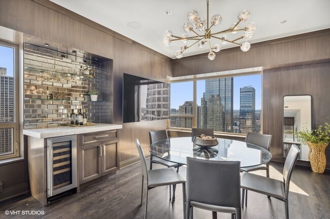 Building Photo - 800 N Michigan Ave