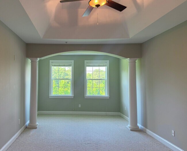 Building Photo - 2 Bedroom | 2 Bathroom Corner Unit Townhom...