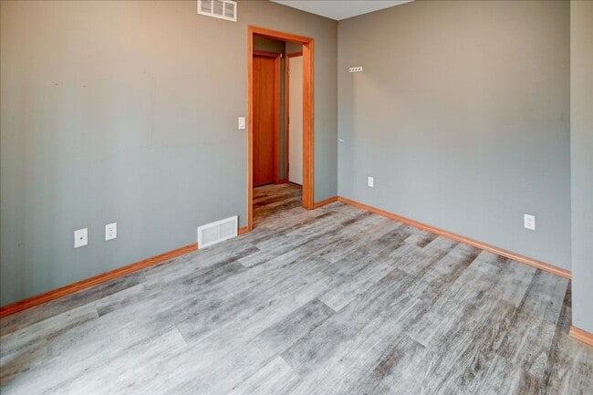 Building Photo - 400 Muirfield Ct
