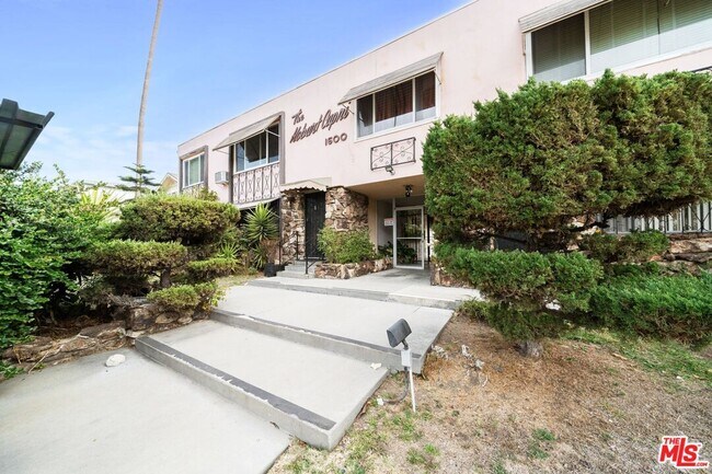 Building Photo - 1600 N Hobart Blvd