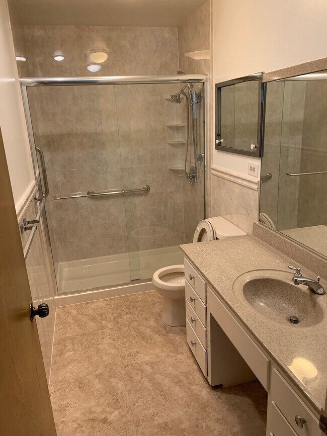 Building Photo - 3476 Sacramento St