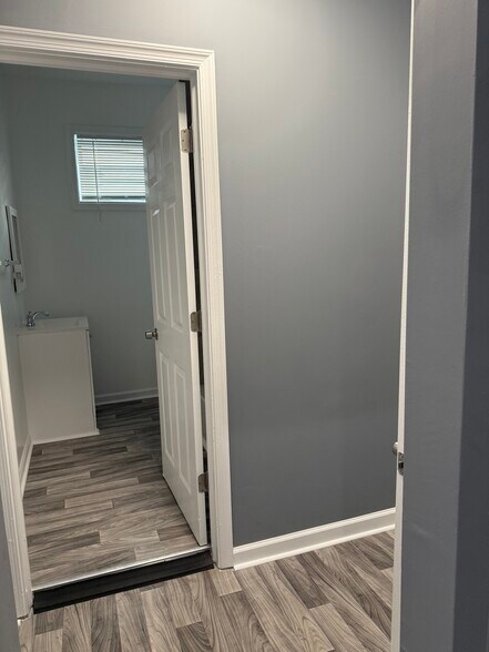 Hallway - 2536 Loyola Southway