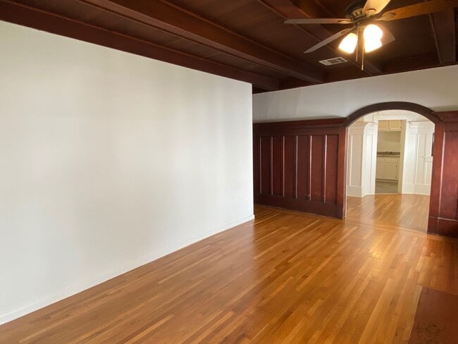 Building Photo - Charming & Bright 3 Bedroom 1 Bathroom Home Walking Distance to SJSU