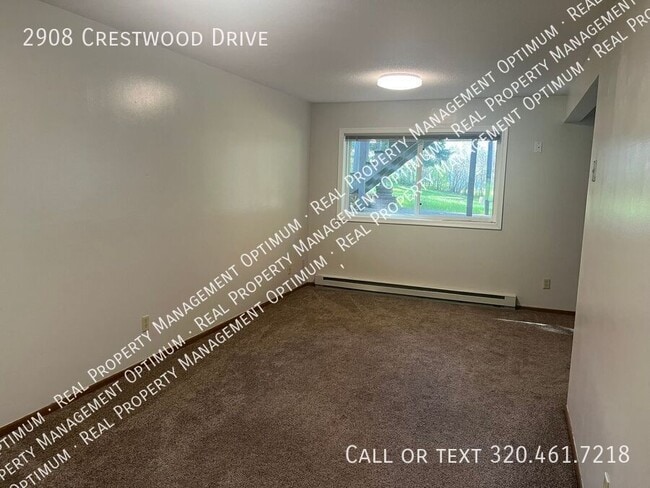 Building Photo - 2908 Crestwood Dr NE