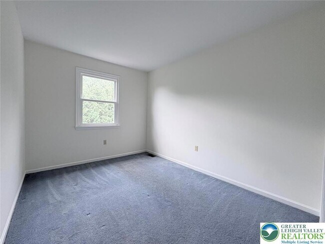 Building Photo - 1217 N Nelson St