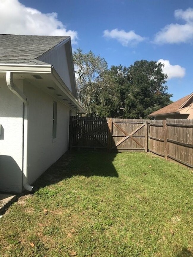 Building Photo - Adorable 3/2 located in Oviedo - Alafaya W...