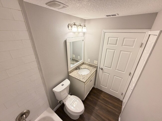 Building Photo - AWESOME 3/2 w/ office HOME in Deltona! You need to check this out!