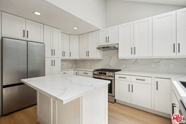 Building Photo - 5131 Campo Rd