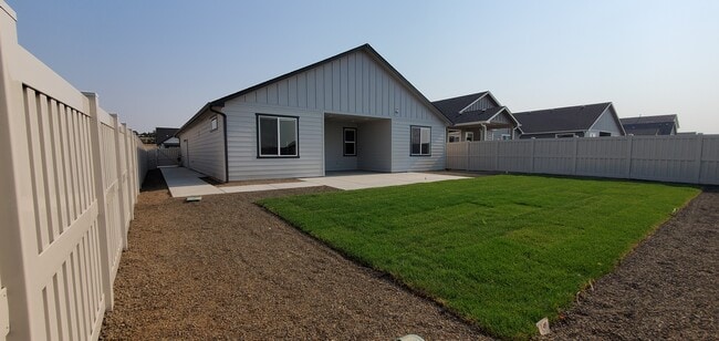Building Photo - 10109 W Novato Dr