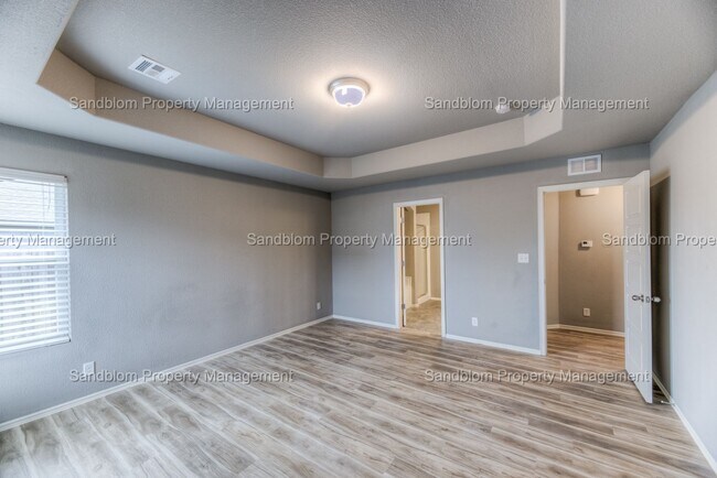 Building Photo - FOR LEASE | Jenks | $1900 Rent + $1900 Dep...