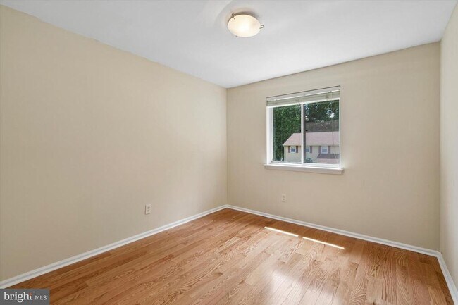 Building Photo - 156 Eaton Dr